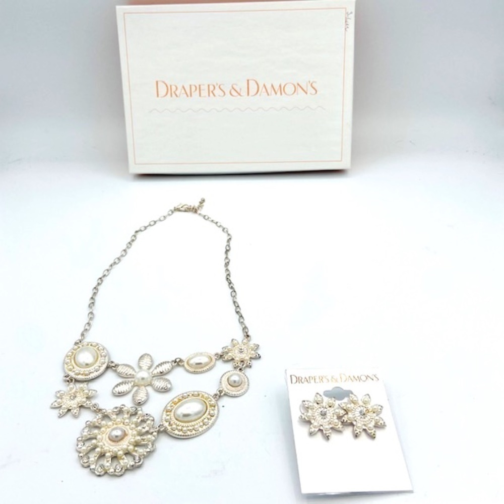 DRAPER'S & DAMON'S Silver Tone Faux Pearl Floral Oval Necklace Earring Set